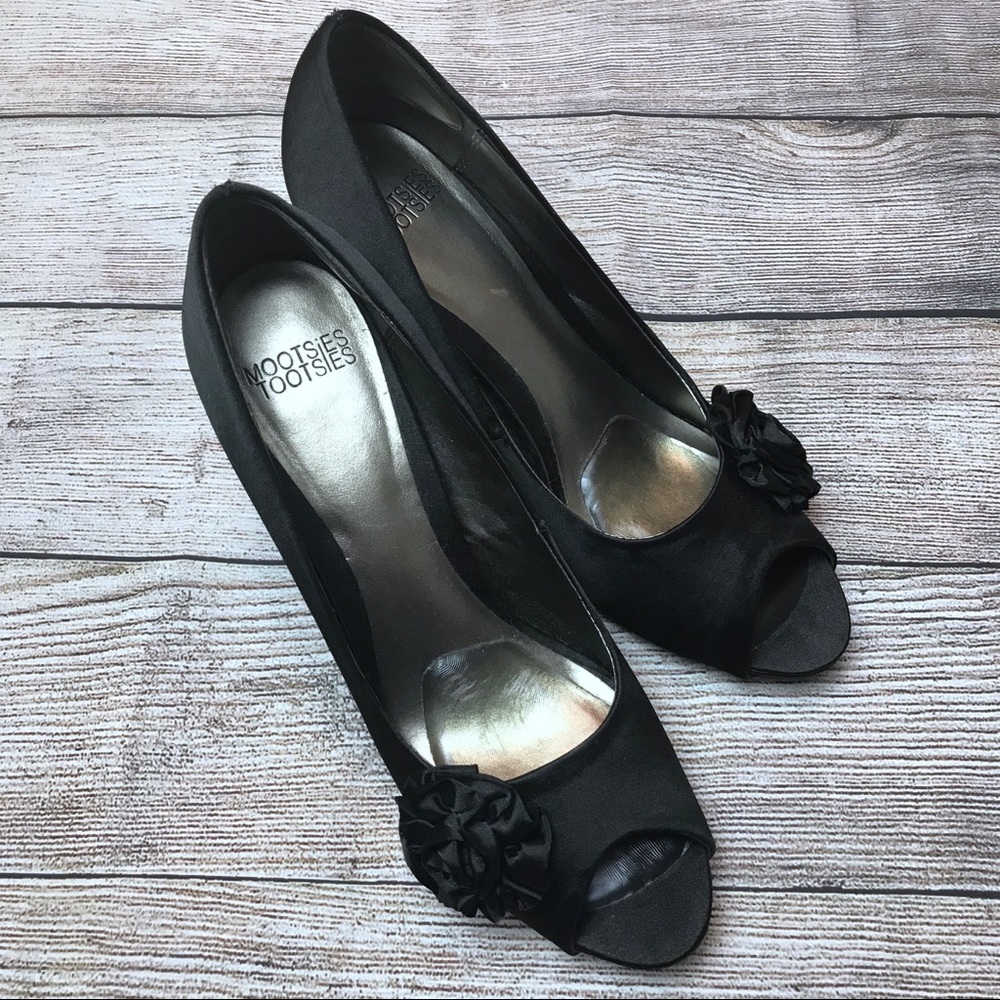 Mootsies Tootsies Black Pumps